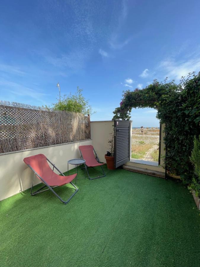 Beach Flat With Garden Castelldefels Eksteriør bilde