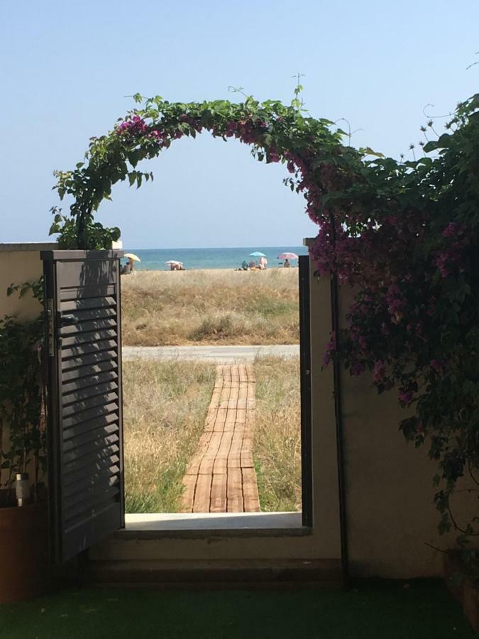 Beach Flat With Garden Castelldefels Eksteriør bilde